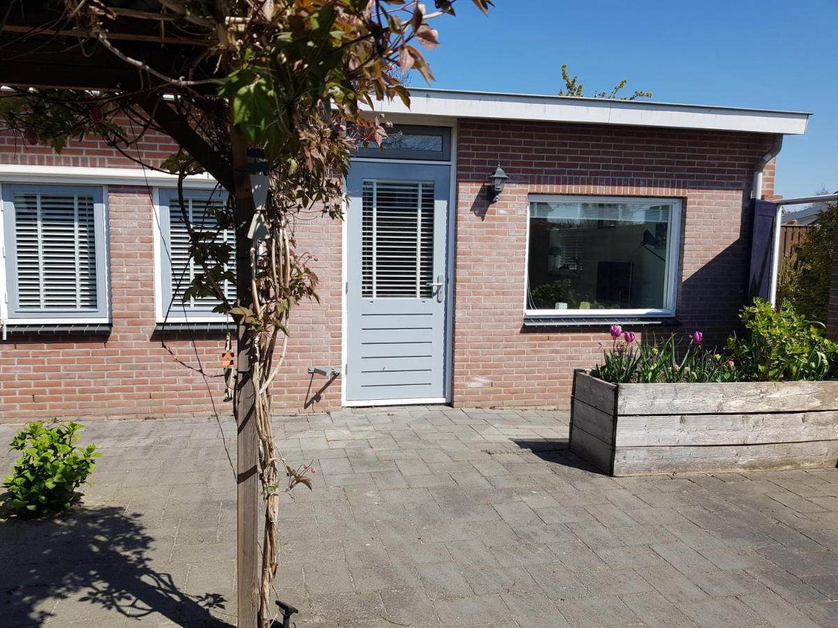 Solstice, Quiet Cottage In Bruinisse, Zeeland Esterno foto